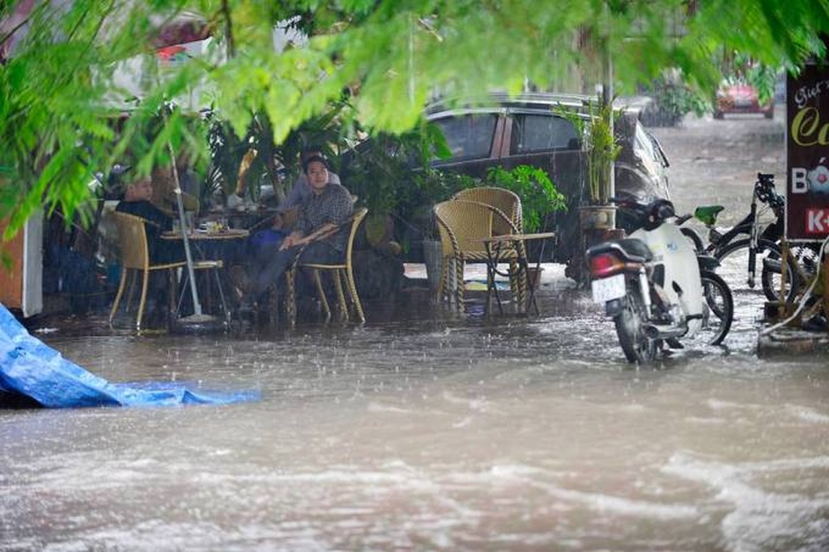 Ha Noi don dot ret dau tien voi duong ngap trang-Hinh-6